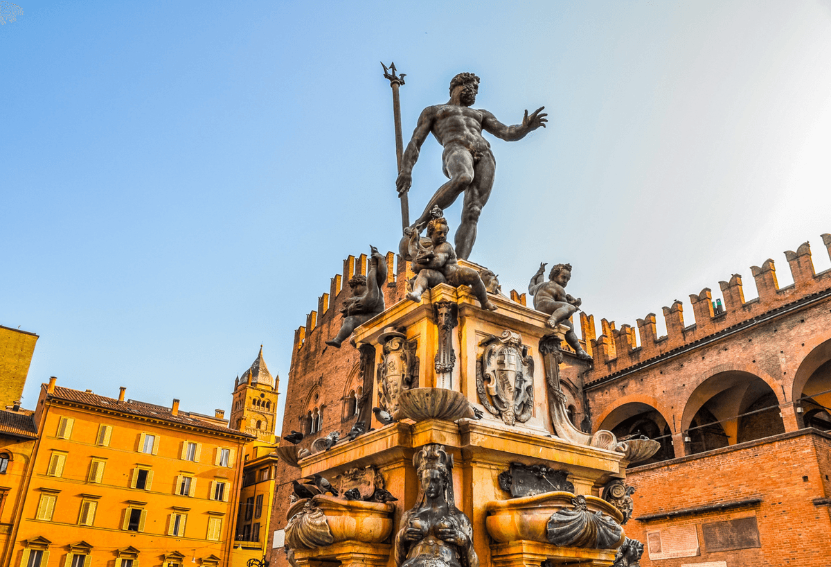 The city of red roofs - Bologna – image 1