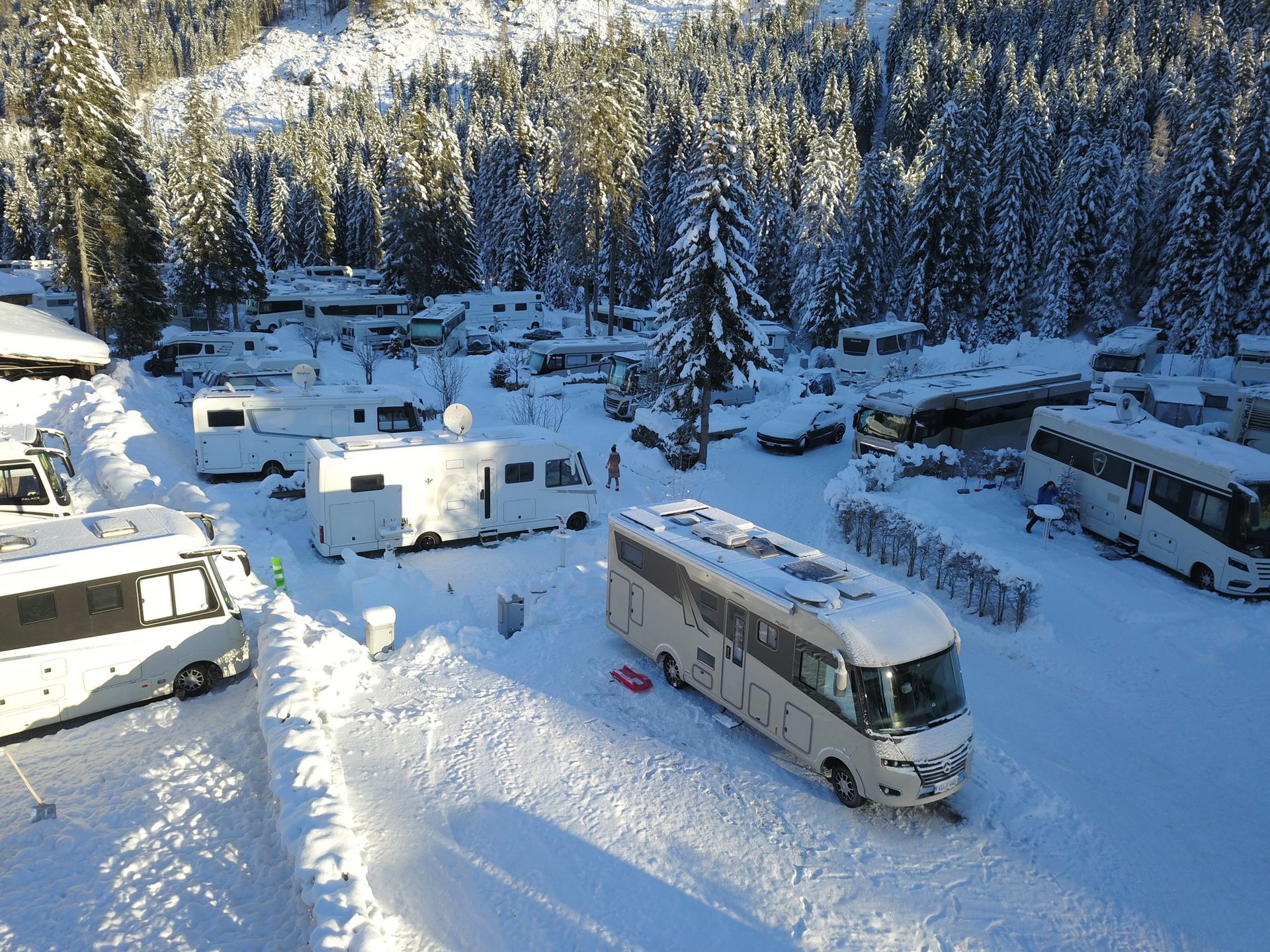 Winter caravanning guide for beginners – main image