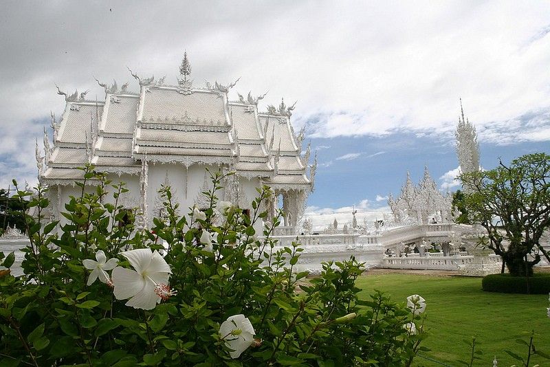Wat Rong Khun - Ode to white – main image
