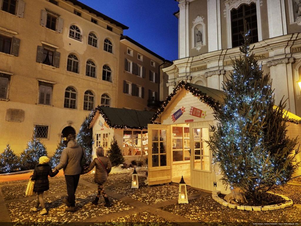 Poczuj atmosferę alpejskich świąt na jarmarkach bożonarodzeniowych w Trentino – zdjęcie 3