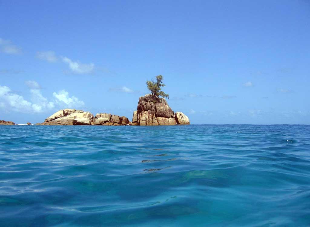 Chasing blue - Seychelles – image 1