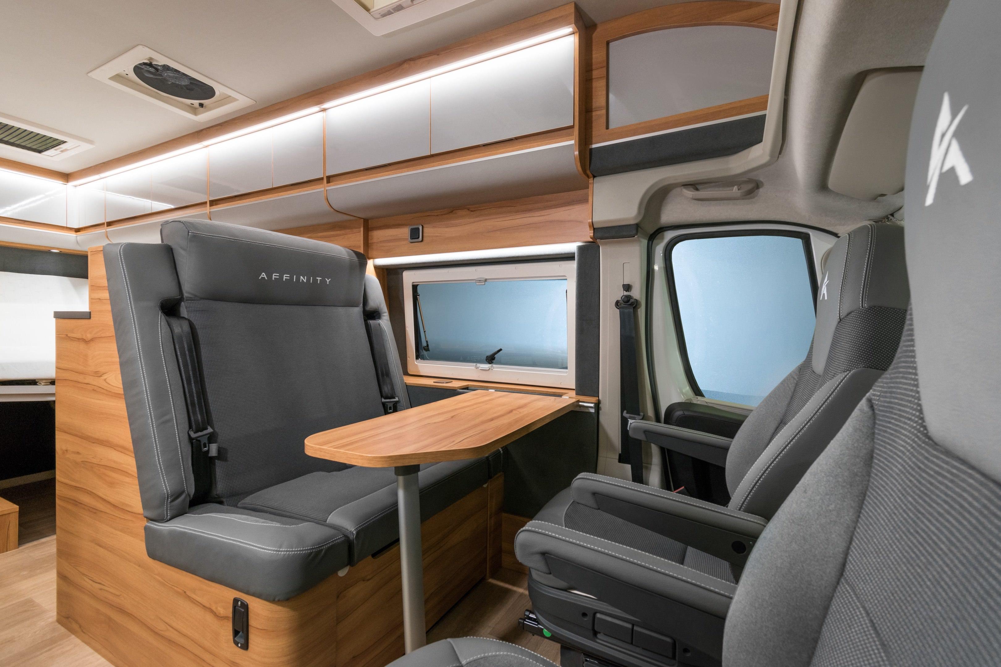 Affinity RV – campervan klasy premium – zdjęcie 3